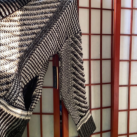 Open Sweater - Picture 2 of 4